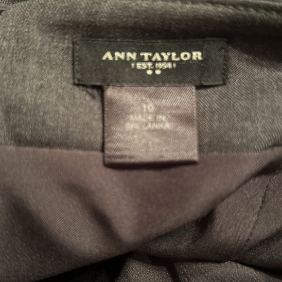 Ann Taylor sz 10 2 piece Suit -Beautiful Gray Coat and Skirt. - Picture 7 of 7